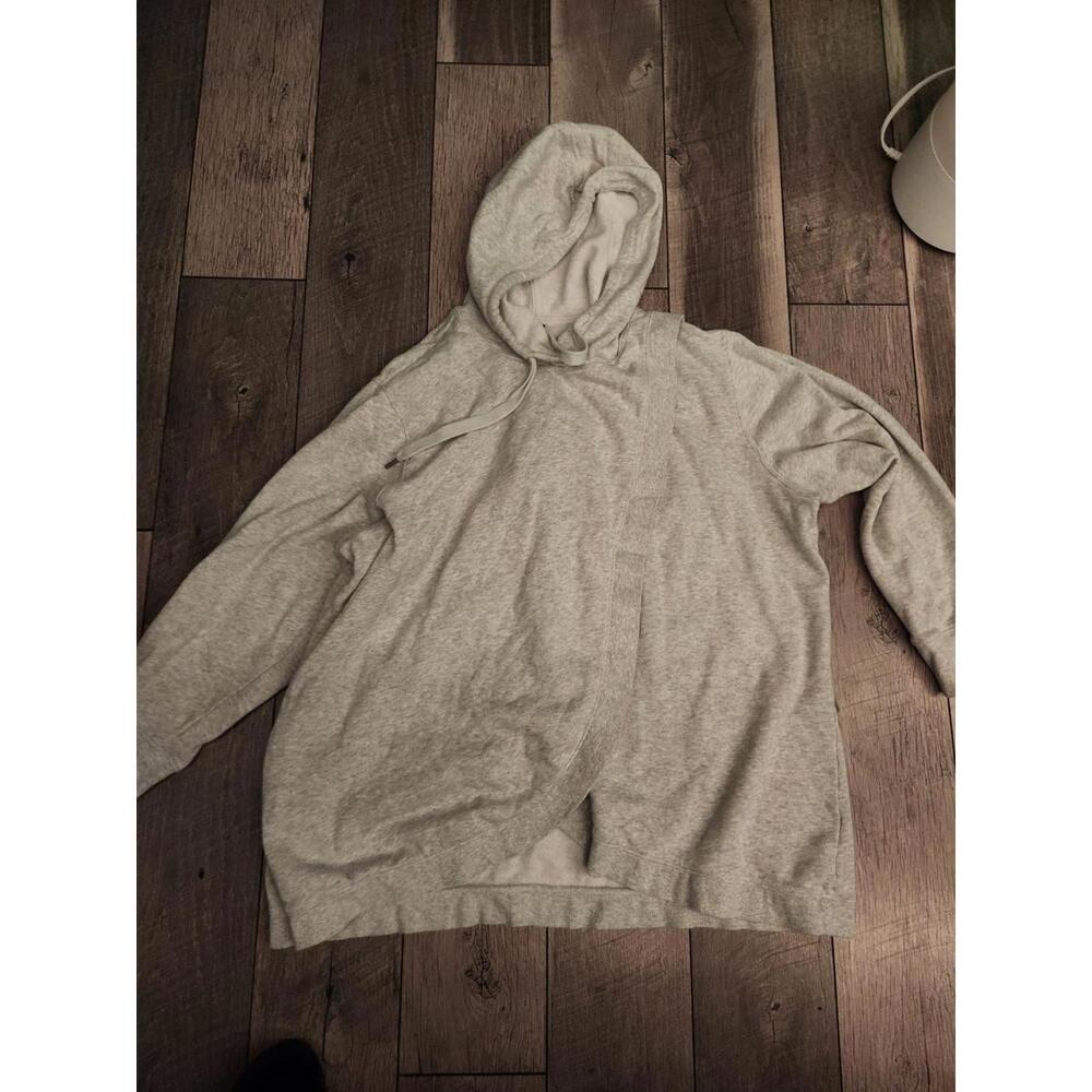 Old Navy Tulip front Maternity Plus Size XXL Sweatshirt in Cream